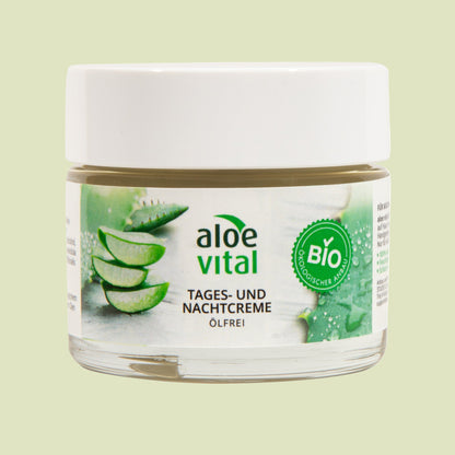 Ölfreie Tages- und Nachtcreme